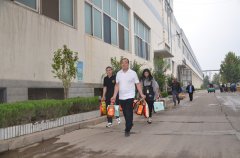 國慶中秋  員工“有?！? /></div>
			<div   id=
